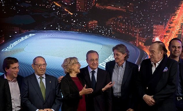 Real sửa sân - Bóng Đá