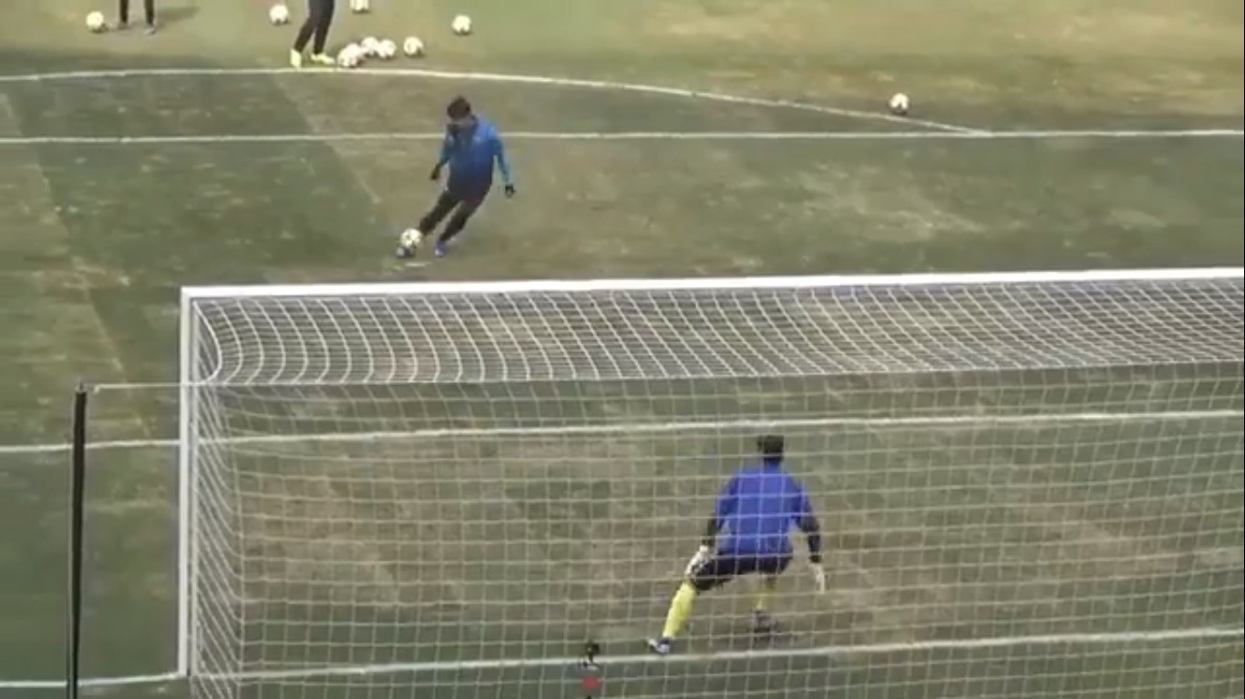 Công Phượng panenka làm sân Incheon trầm trồ - Bóng Đá