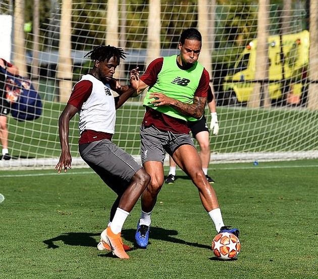 Chia đội hình đá 