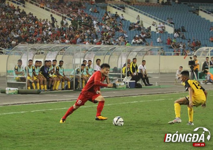 Bài ảnh Quang Hải - Bóng Đá