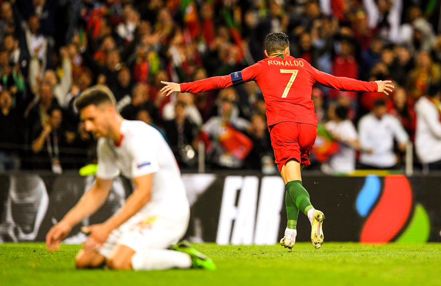 Sung sức trên sân tập, Ronaldo thách thức Van Dijk và Hà Lan - Bóng Đá