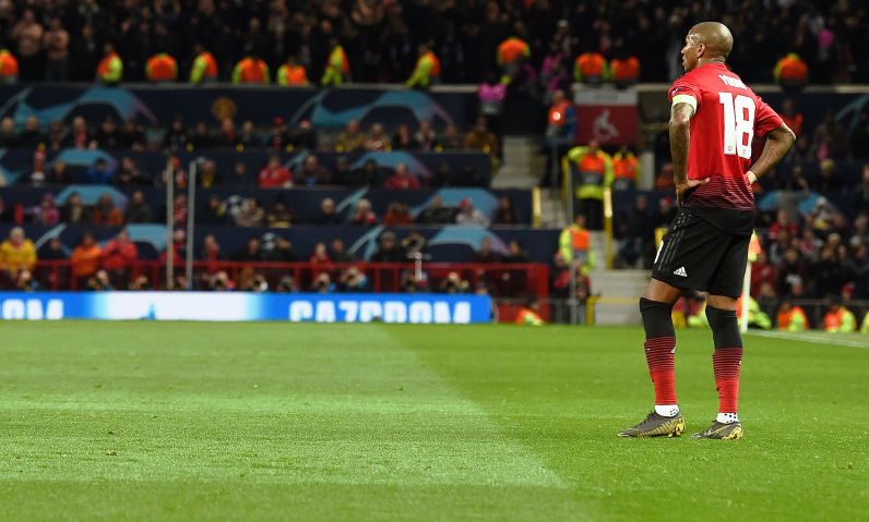 Man Utd còn chờ gì không bán đi 'thảm họa' - 32 lần mất bóng, 11 cú tạt không trúng đích - Bóng Đá