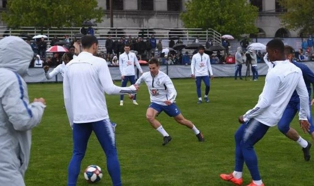Chelsea train at Harvard University ahead of post-season friendly as Giroud and Azpilicueta reveal favourite goals for club - Bóng Đá