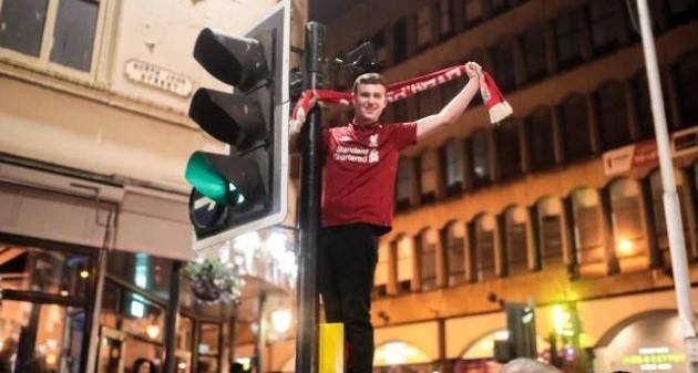 Chùm ảnh: Cảm xúc trái ngược của fan Liverpool và Tottenham sau trận đấu - Bóng Đá