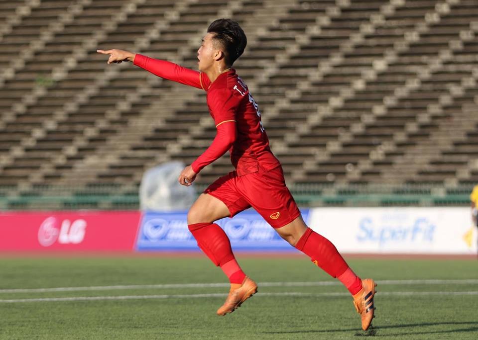 Chùm ảnh: U22 Việt Nam nhọc nhằn ngược dòng 2-1 trước Philippines - Bóng Đá