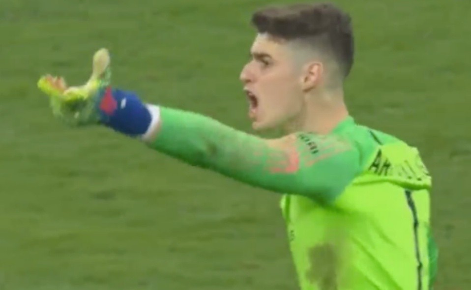 Nóng! Sarri đưa ra phán quyết về hành động xấu hổ của Kepa - Bóng Đá