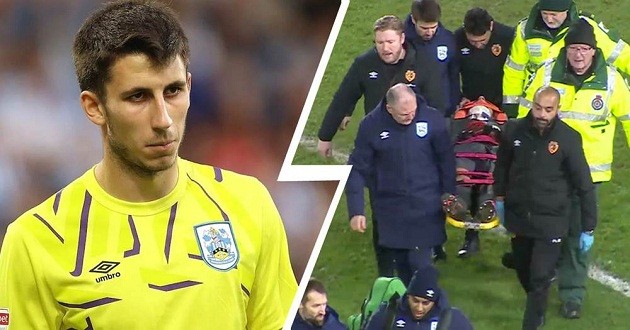 Liverpool's on-loan goalie Grabara suffers a concussion against Hull City - Bóng Đá