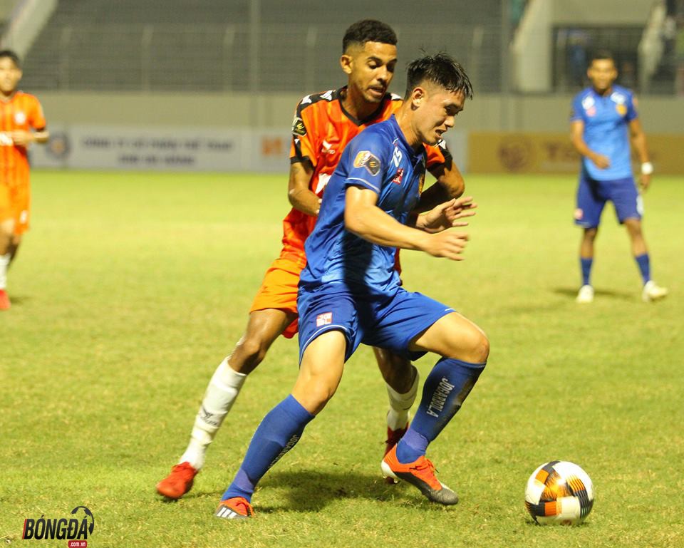HLV Hoàng Văn Phúc nói gì với Tấn Sinh trước ngày hội quân cùng U23 Việt Nam? - Bóng Đá