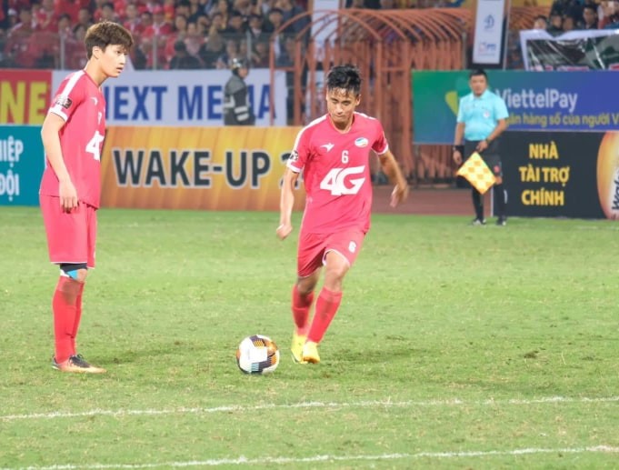 Trực tiếp Viettel 0-2 Hà Nội (H2): Văn Quyết nhận thẻ đỏ trực tiếp - Bóng Đá