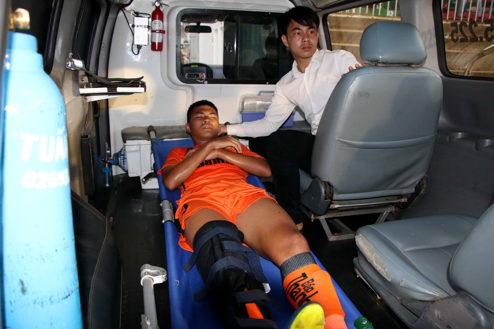 Quân U19 HAGL bị tố đá gãy chân đối thủ, HLV Garchen nói gì? - Bóng Đá