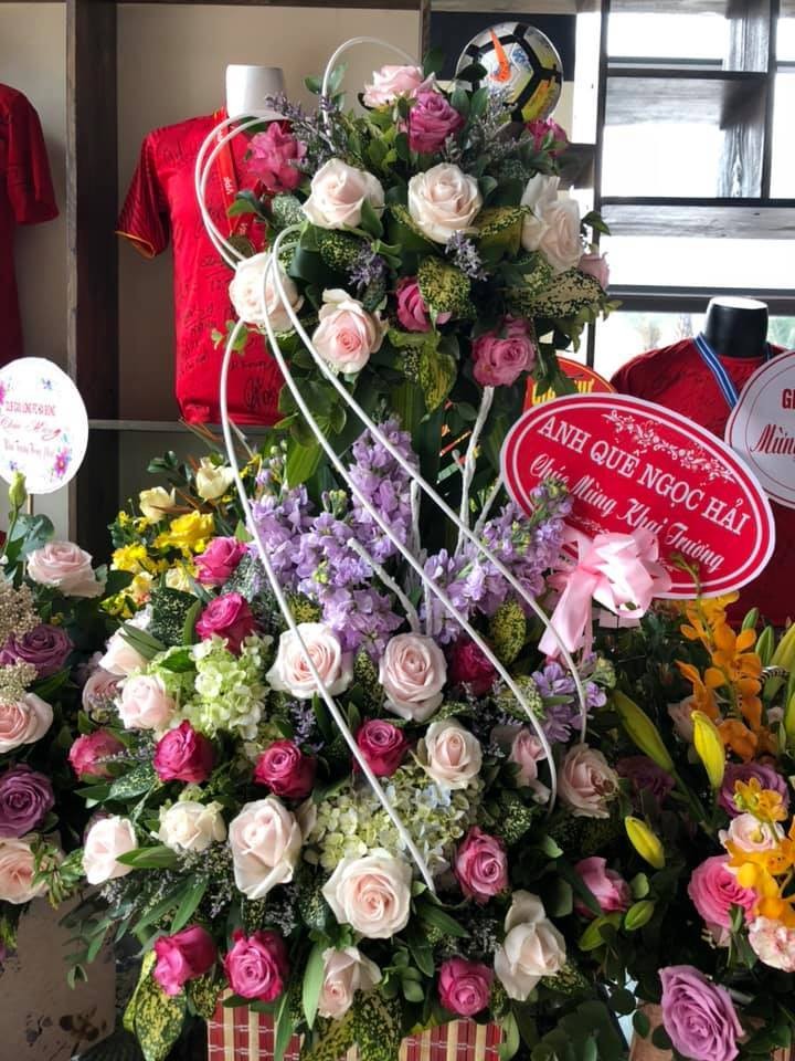 Chi tiền tỉ Bùi Tiến Dũng làm ông chủ quán Cà phê - Bóng Đá