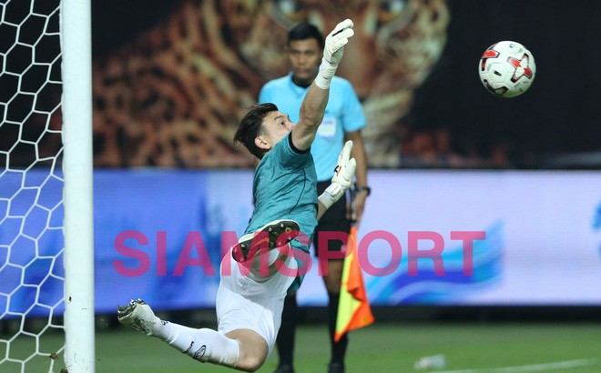 Truyền thông Thái Lan ca ngợi Đặng Văn Lâm sau 2 pha cản phá penalty - Bóng Đá