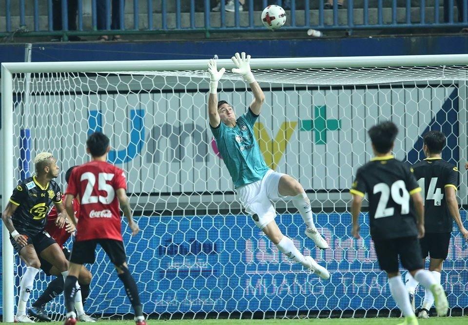 Đặng Văn Lâm và những bắt penalty khiến người Thái 