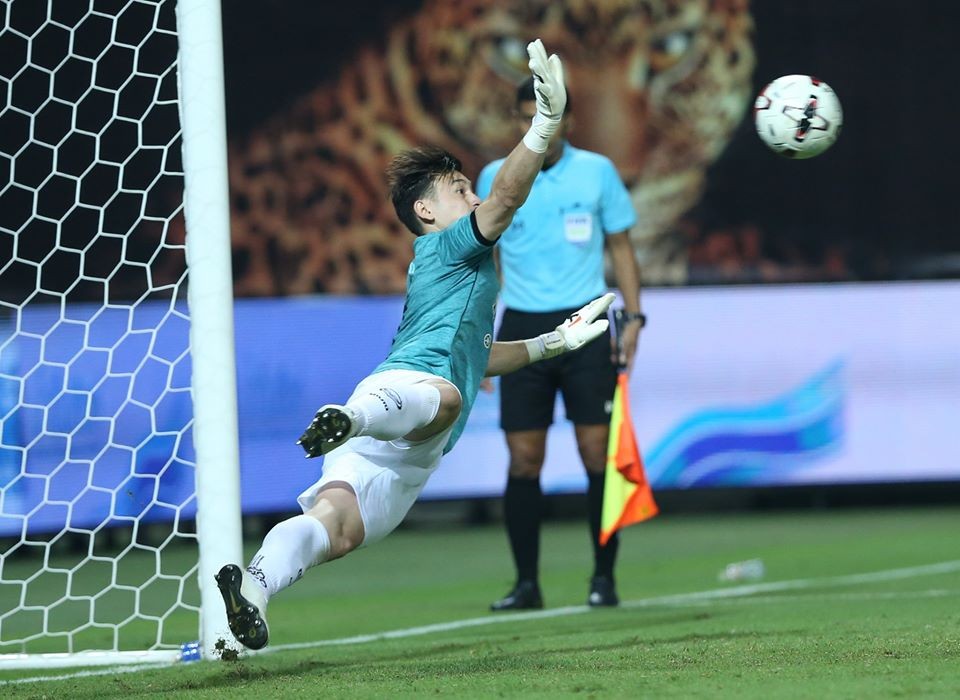 Đặng Văn Lâm và những bắt penalty khiến người Thái 