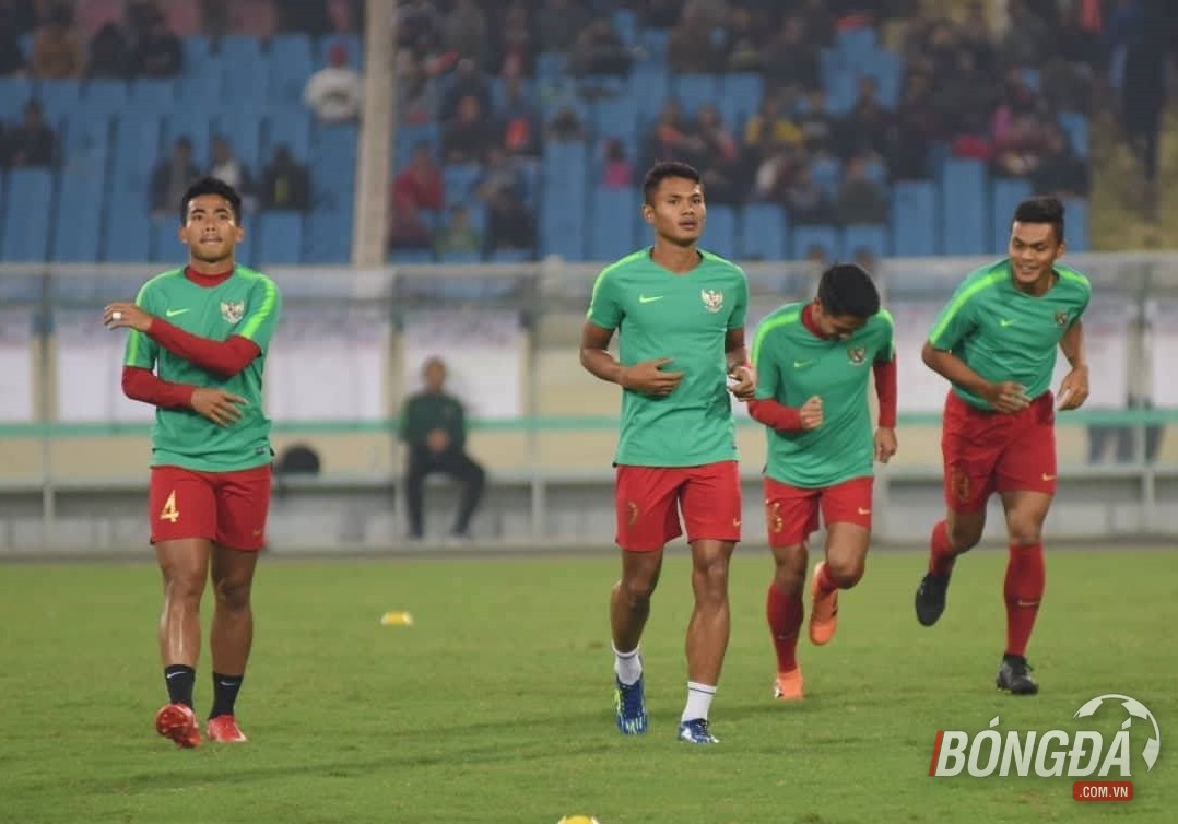TRỰC TIẾP U23 Việt Nam 0-0 U23 Indonesia: Đình Trọng dự bị, Quang Hải đá chính - Bóng Đá