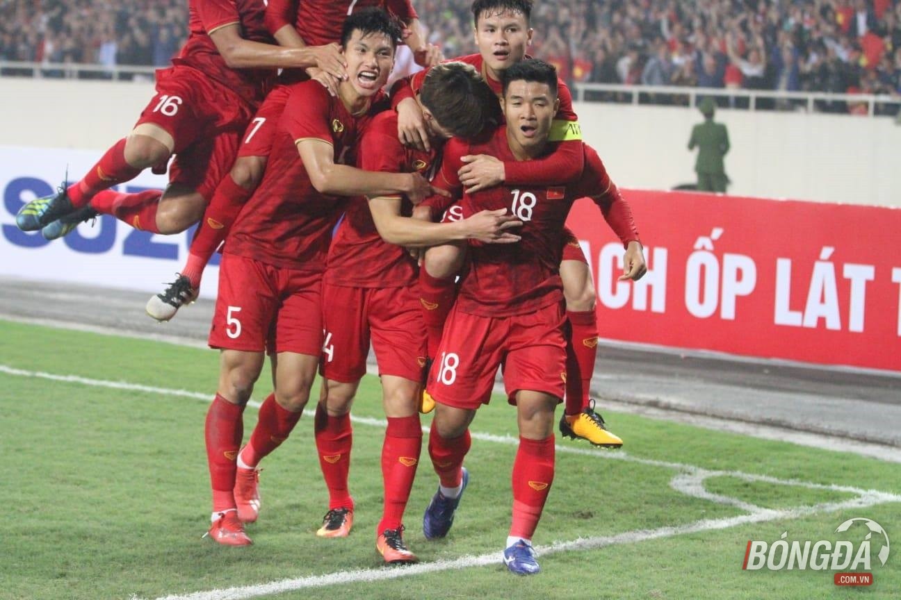 Nhà báo Thái 