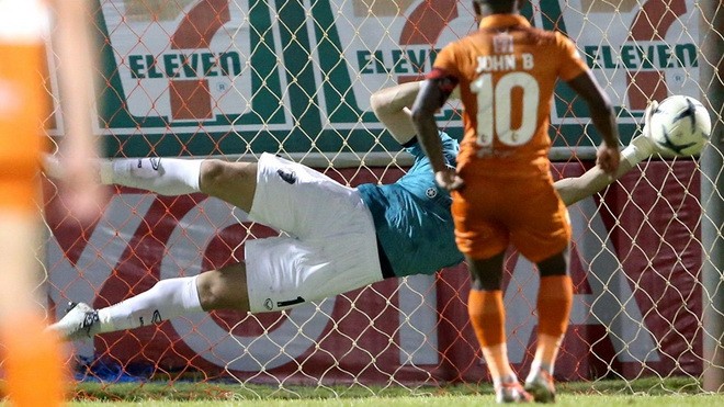 Đặng Văn Lâm và những bắt penalty khiến người Thái 