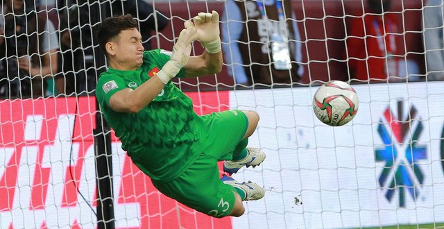 Đặng Văn Lâm và những bắt penalty khiến người Thái 