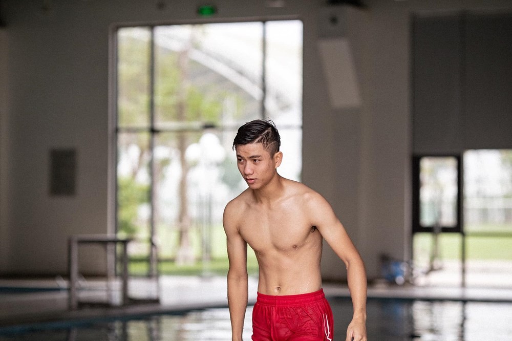 Phát sốt với Body chuẩn của ngôi sao ĐT Việt Nam - Phan Văn Đức - Bóng Đá