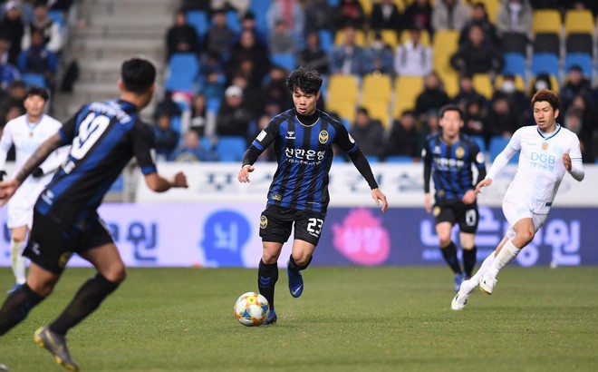 Công Phượng dự bị, đồng đội nhận thẻ đỏ, Incheon United thua thảm - Bóng Đá