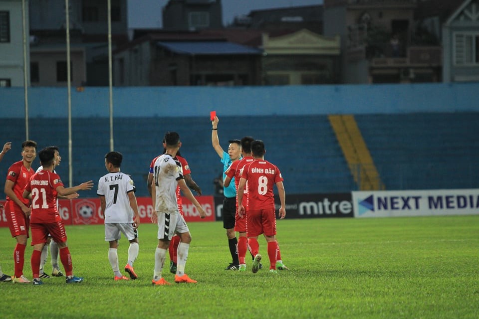 Hải Phòng và SHB Đà Nẵng chia điểm sau màn 