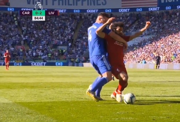 'Đó là 1 pha phòng ngự đần độn' - Bóng Đá