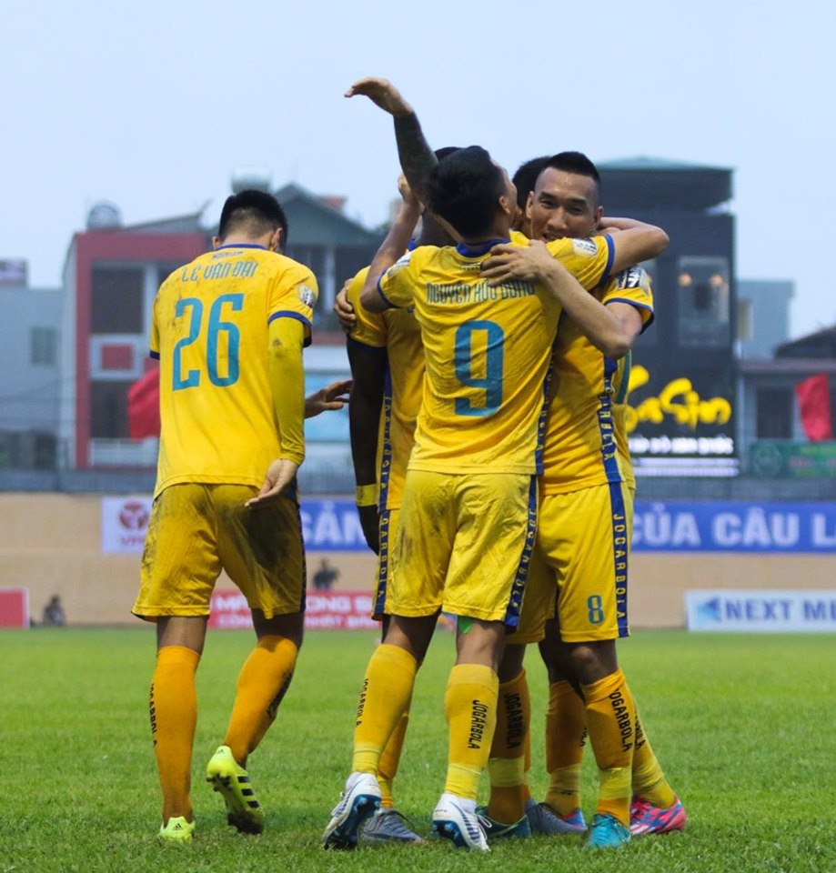 HLV Đức Thắng nói gì về sự trở lại của bầu Đệ? - Bóng Đá