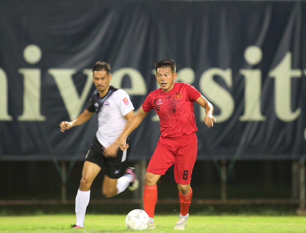 Lão tướng Thiên Long thắng giòn giã tại Thái Lan - Bóng Đá