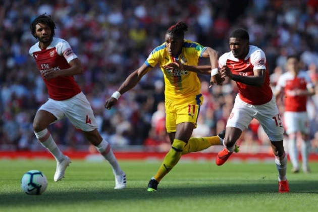 Mustafi nổi giận với đồng hương sau khi bị người cũ Man Utd qua mặt dễ dàng - Bóng Đá