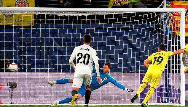 Cazorla ghi bàn, Villarreal vẫn thất thủ trước Valencia - Bóng Đá