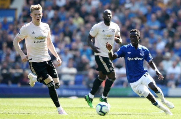 Pogba rời sân sớm nhất, Dalot McTominay ra xin lỗi khán giả - Bóng Đá