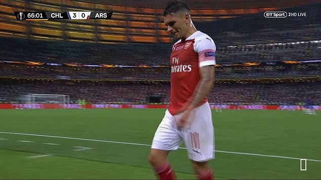 Torreira, Ozil khóc - Bóng Đá