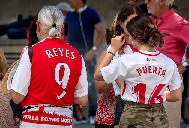 Huyền thoại Real lặng người trong tang lễ của Antonio Reyes - Bóng Đá