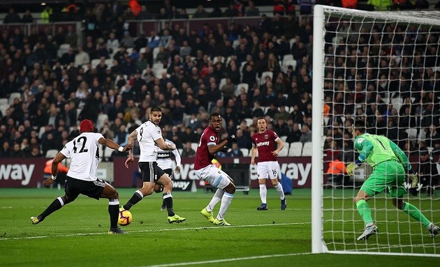 Người cũ của Liverpool lại nổ súng sau gần một thập kỉ  - Bóng Đá