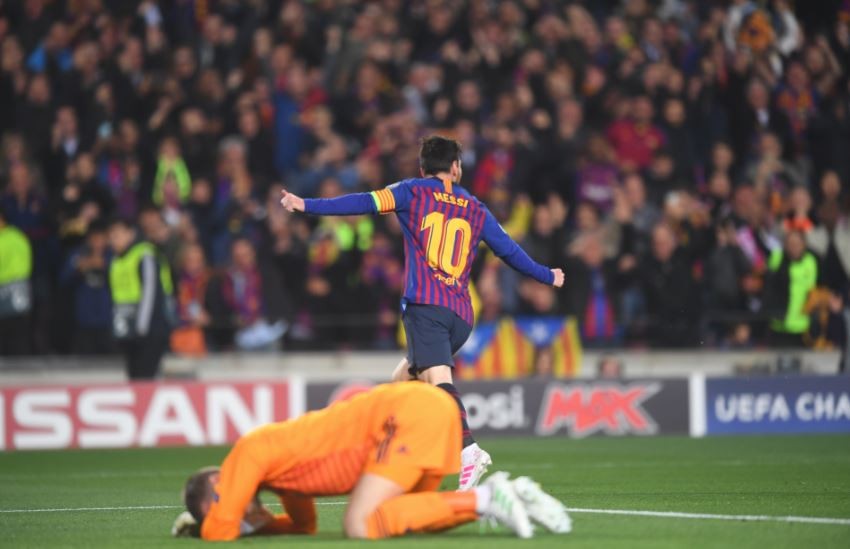 De Gea thư giãn sau màn trình diễn đáng quên - Daily Mail - Bóng Đá