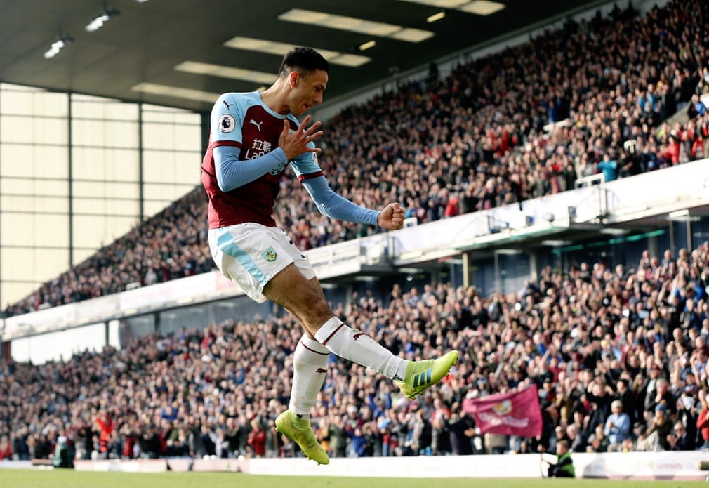 Pep ra đấu Llorente để bóng chạm tay - Bóng Đá