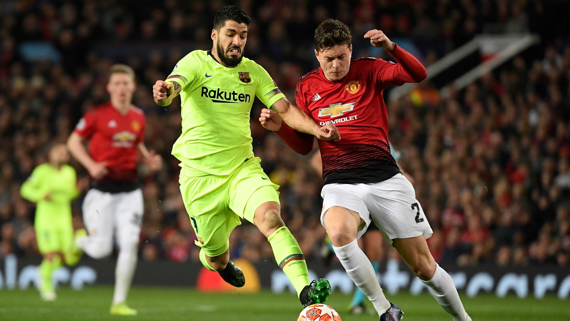 Sốc: 4 trọng tài ở Ngoại hạng Anh 'ăn vụng' ở Indonesia. - Bóng Đá