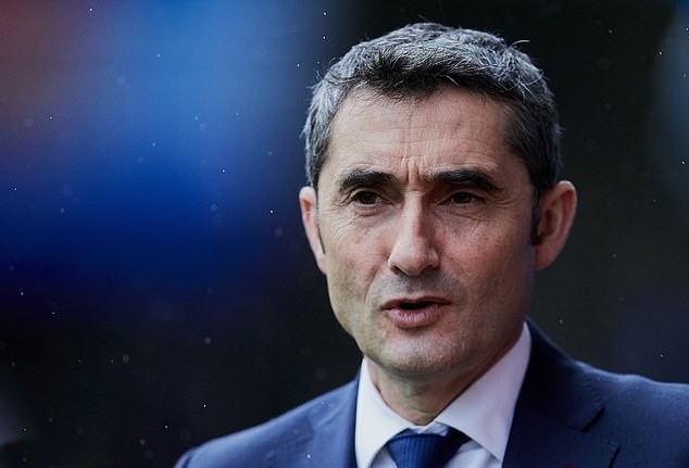 Riyad Mahrez by the Algerian medical team stopped Manchester City teammate Leroy Sane from joining Bayern Munich - Bóng Đá