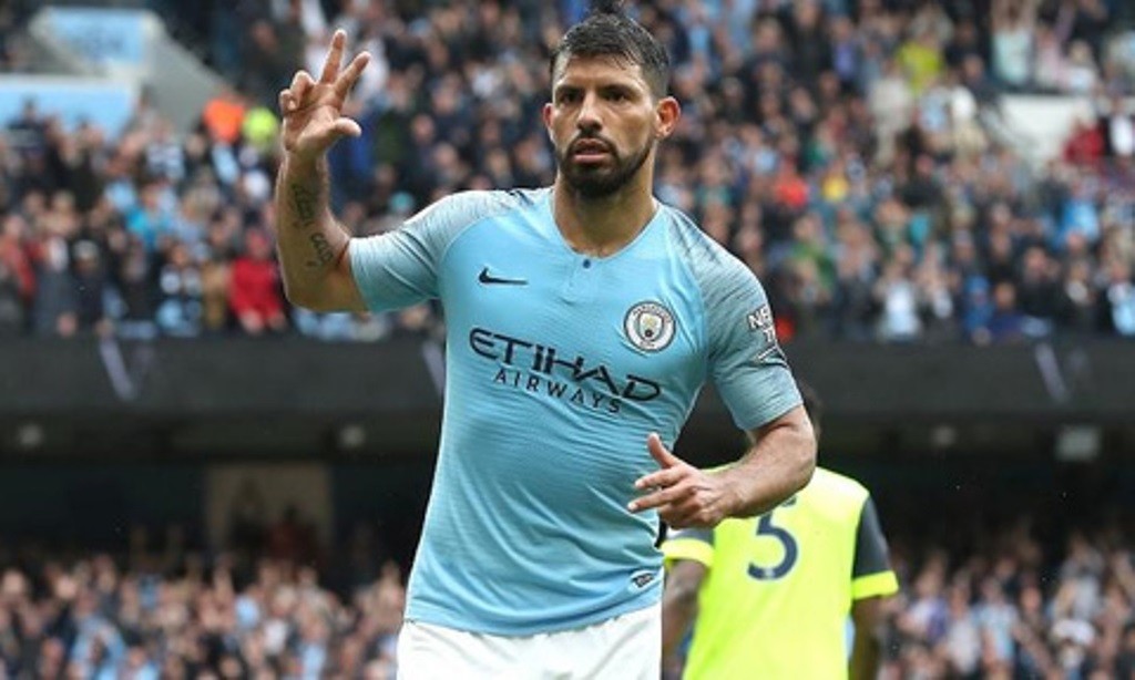 Iniesta, Xavi, Rashford, Lingard có trong 'dream team' được Van Gaal cho ra mắt - Bóng Đá