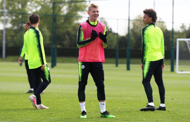 Chưa vô địch, dàn sao Man City đã 