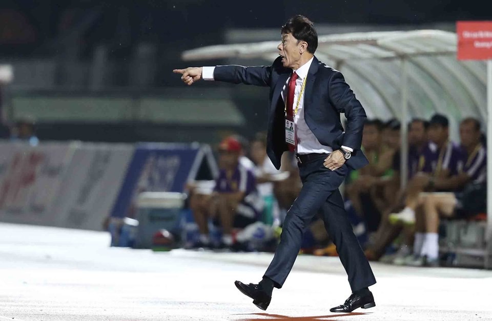 Lỡ cơ hội bỏ xa Hà Nội trên đỉnh bảng xếp hạng, bạn thân thầy Park nói gì? - Bóng Đá