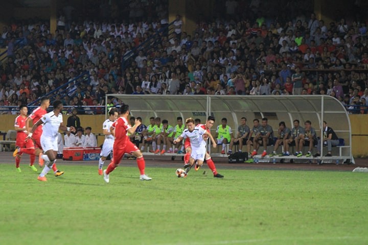 TRỰC TIẾP Viettel 0-0 HAGL (H1): Hoàng Đức sút bóng vọt xà - Bóng Đá