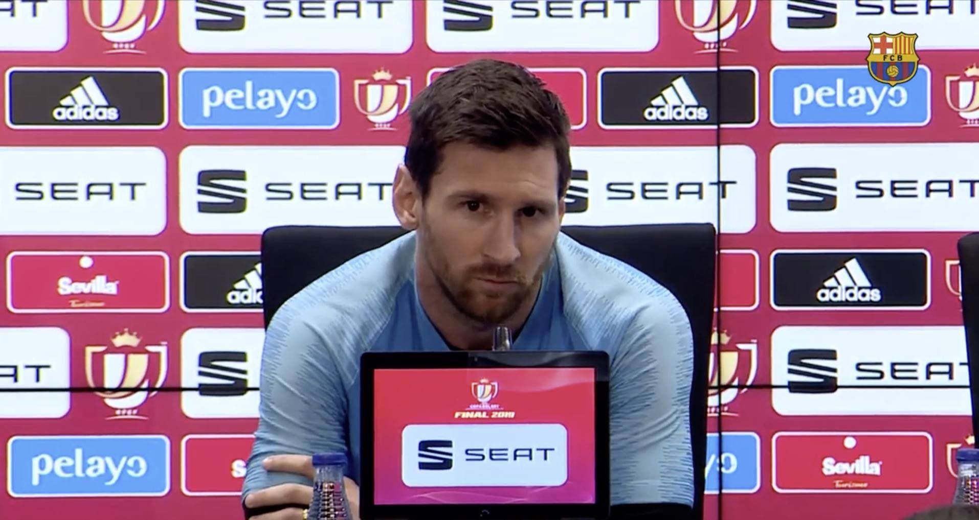 Khổ thân Messi! Chơi hay tuyệt đối vẫn bị đồng đội 
