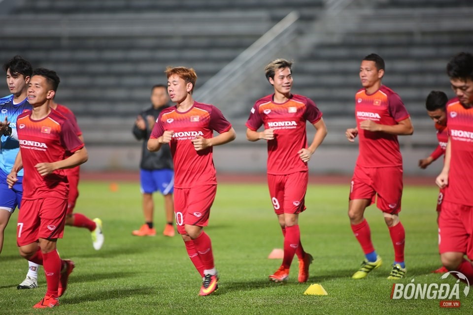 HLV Park Hang-seo có hành động lạ; Xuân Trường tự tin trước trận gặp Thái Lan - Bóng Đá