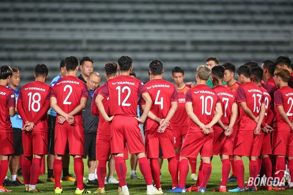 HLV Park Hang-seo có hành động lạ; Xuân Trường tự tin trước trận gặp Thái Lan - Bóng Đá