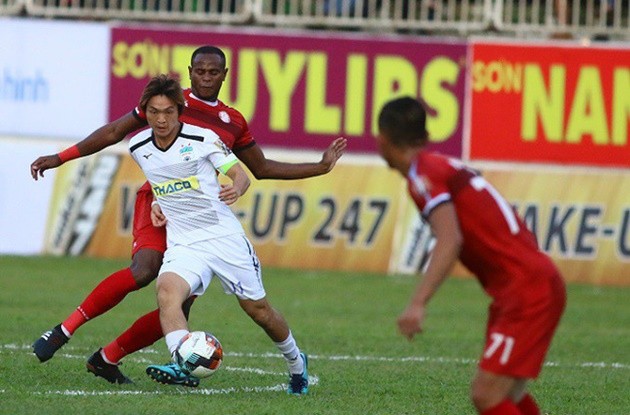 HAGL: Chuyên nghiệp không song hành cùng chuyên môn - Bóng Đá