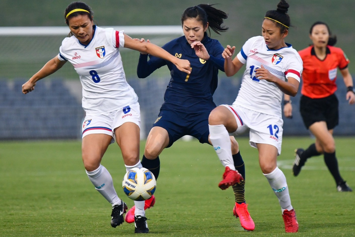 CĐV Thái Lan: Hãy sang Việt Nam và học hỏi cách họ làm bóng đá - Bóng Đá