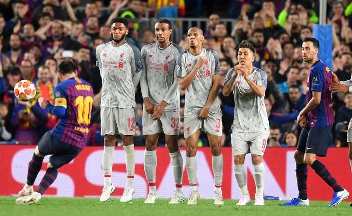 Tại sao Alisson bất lực trước cú đá phạt của Messi? - Bóng Đá