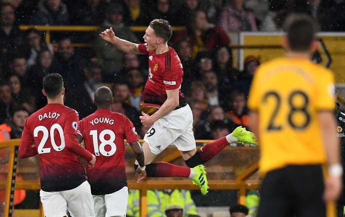 50% CĐV MU khảo sát muốn McTominay thay Matic đá Barca - Bóng Đá