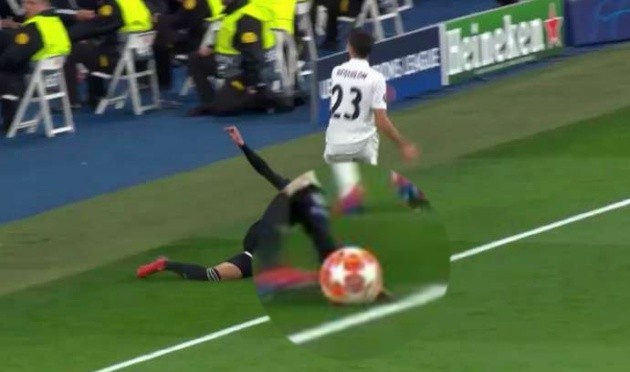 UEFA chính thức đưa ra lời giải thích về quả penalty của Man Utd - Bóng Đá